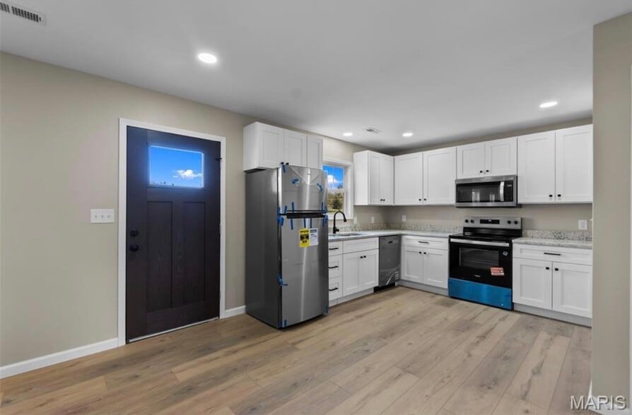 Building Photo - 231 Cedar Cir