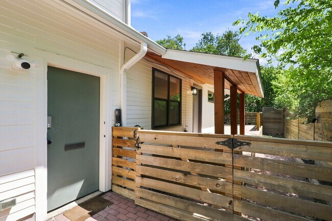 Building Photo - 3507 Vineland Dr