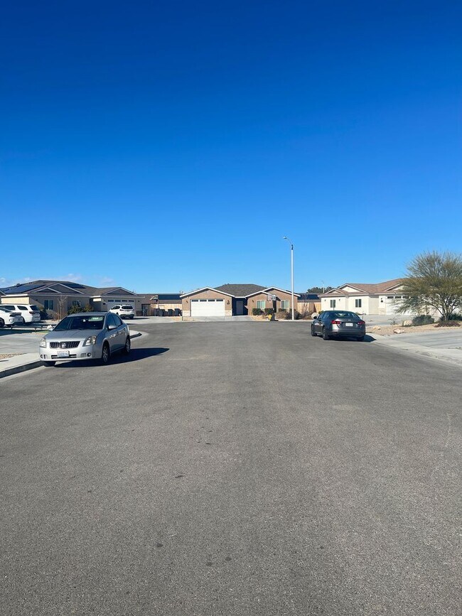 Building Photo - Beautiful Solar-Powered 4 Bedroom Home Built in 2021