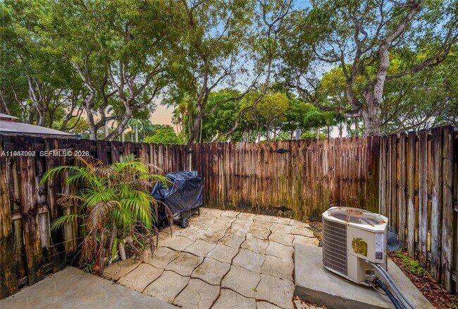 Building Photo - 14260 SW 121st Pl