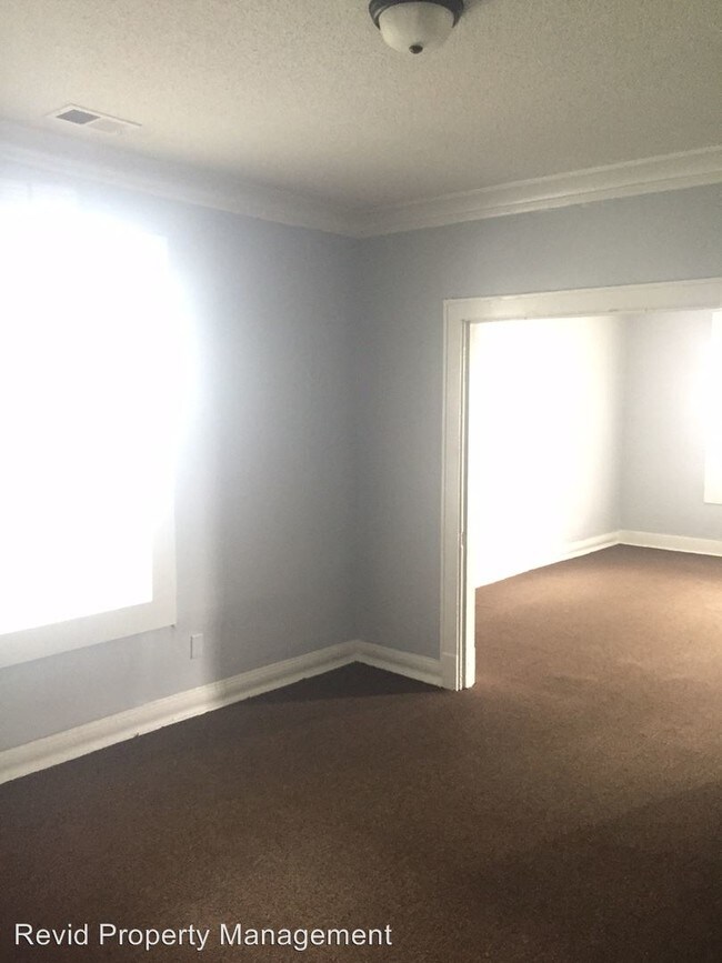 Building Photo - 1954 Manila Ave