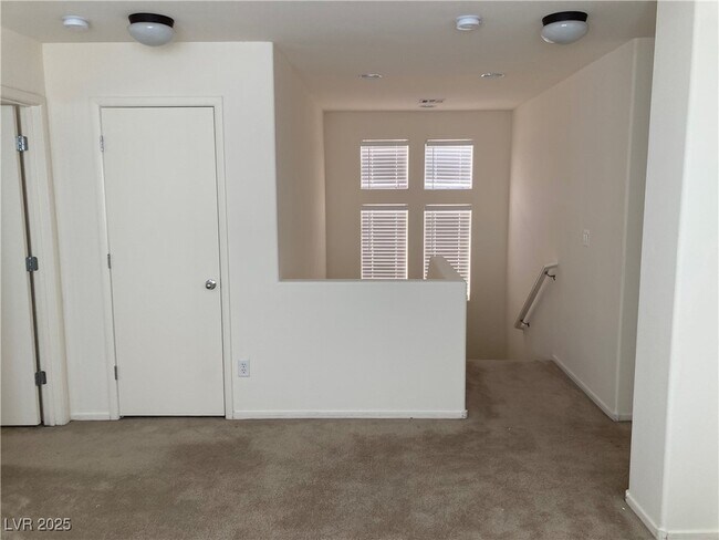 Building Photo - 6237 Clapton Way