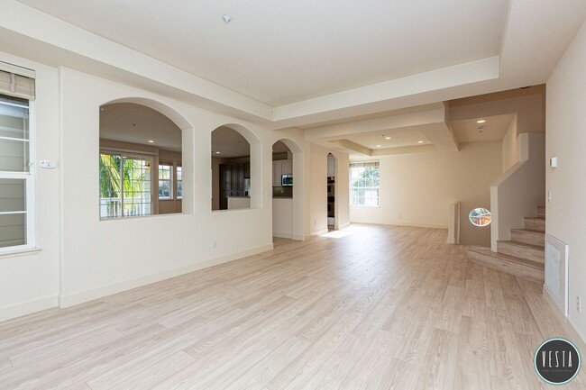 Building Photo - MODERN ELEGANCE IN A TRANQUIL SETTING 4BD/...