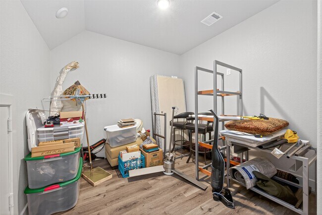 Building Photo - 9979 Pebble Glen Dr