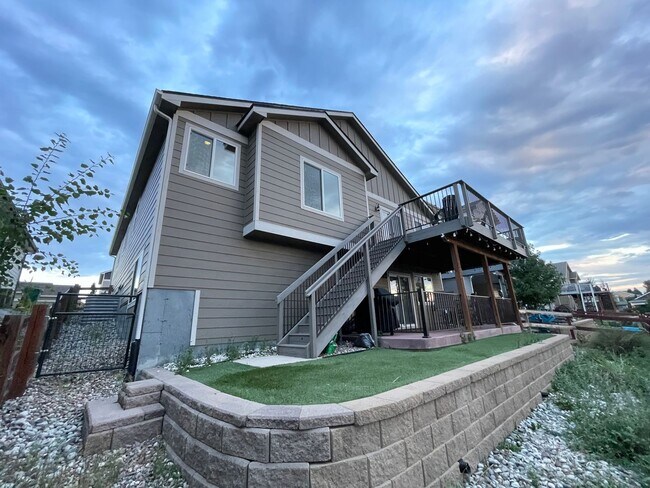 Building Photo - Harmonious Blend of Style, Comfort, and Fu...