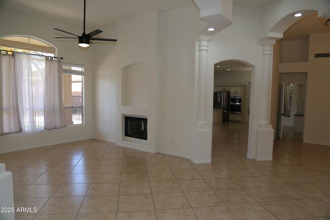 Building Photo - 8895 E Wood Dr