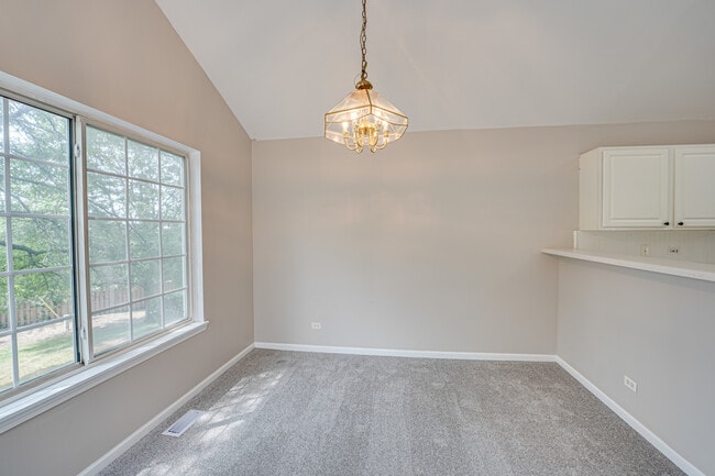 Building Photo - 3399 Ravinia Cir