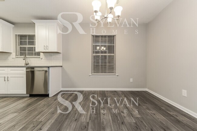 Building Photo - Lovely 3BR 1BA Home