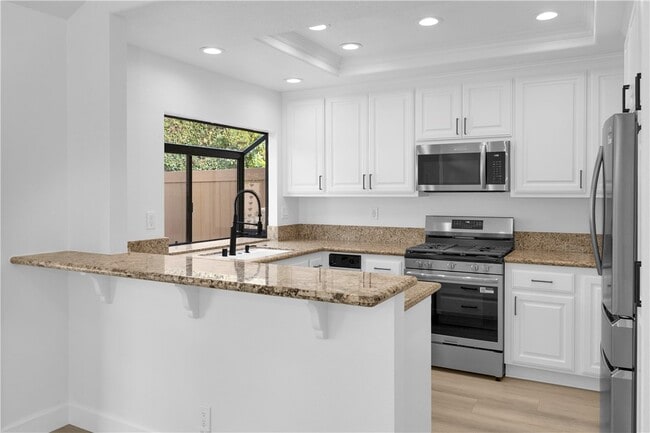 Building Photo - 1225 E Palm Dr