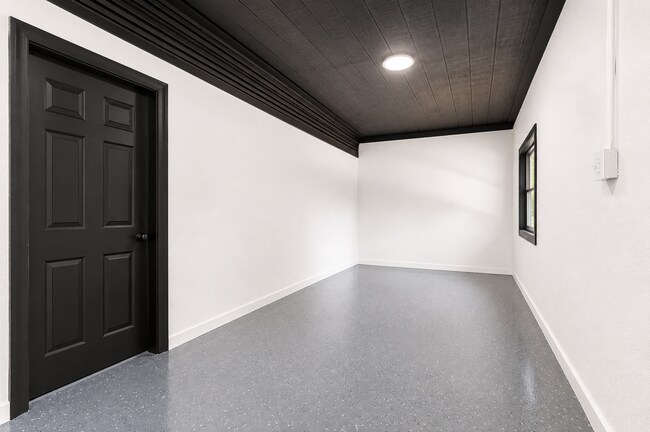 Building Photo - 23 Brookside Ln