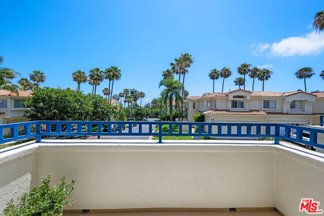 Building Photo - 6475 Zuma View Pl