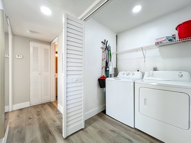 Building Photo - Westwood Boulevard, Orlando, FL 32821 - 1 BR 1 BA condo