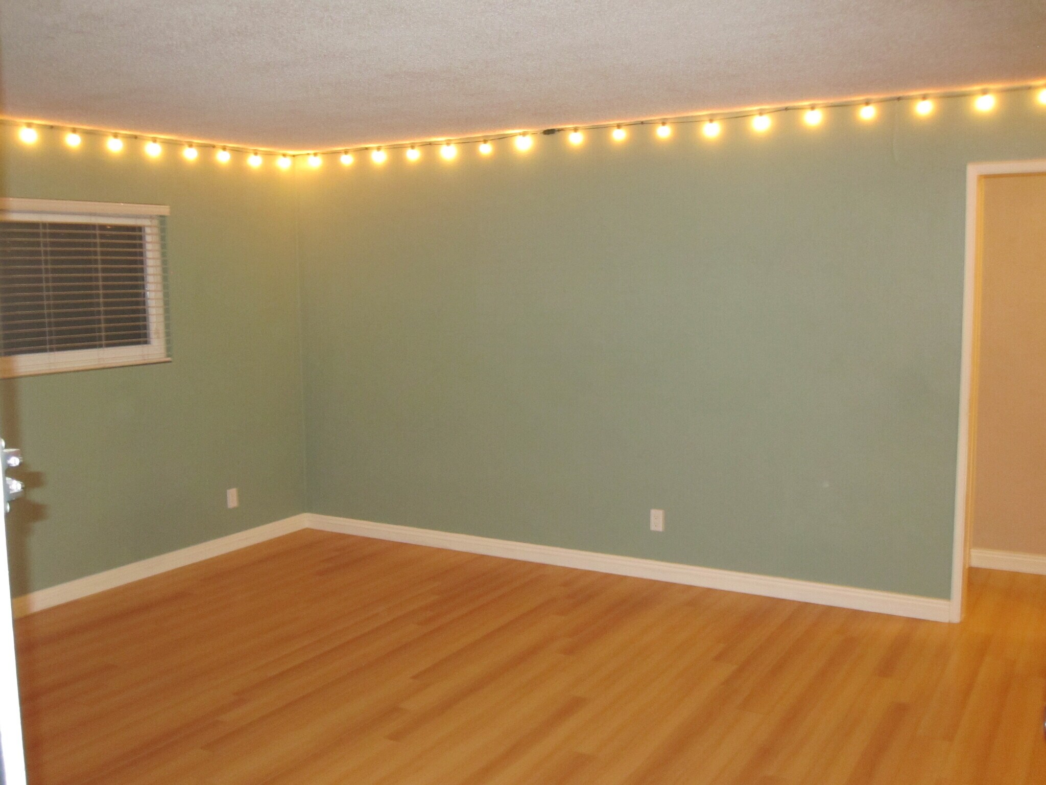 Building Photo - 215 Covina Ave