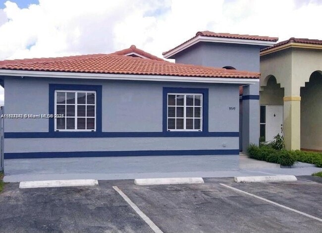 Primary Photo - 9319 NW 121st St