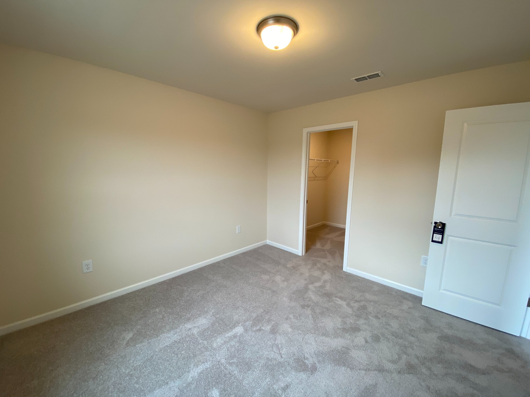 Building Photo - Room in House on Sugarplum Road