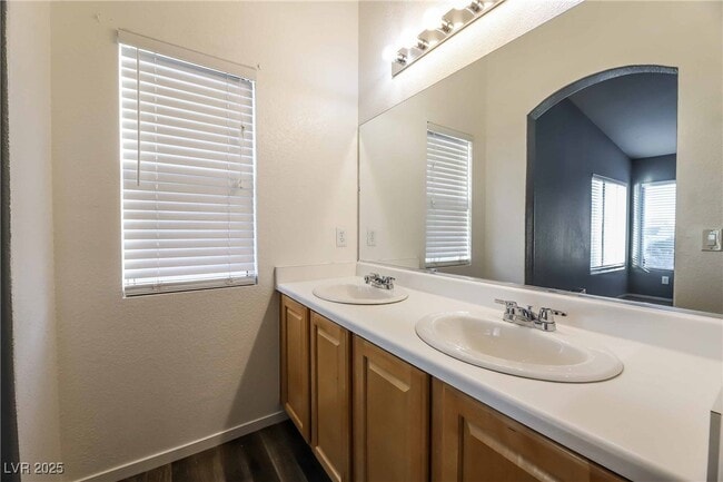 Building Photo - 2580 Land Rush Dr