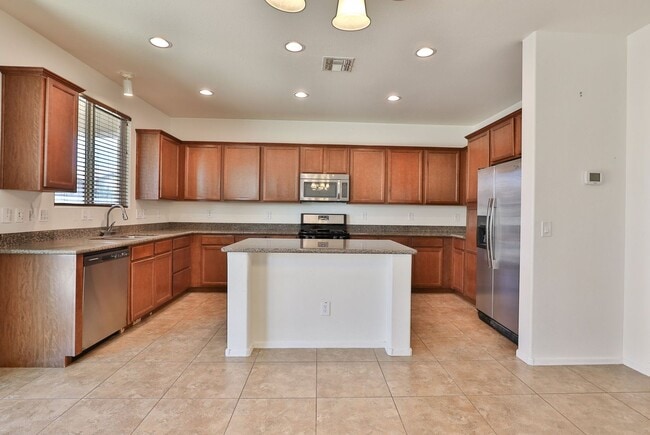 Building Photo - Heart of Queen Creek 5 bed/3 bath Home w/ ...