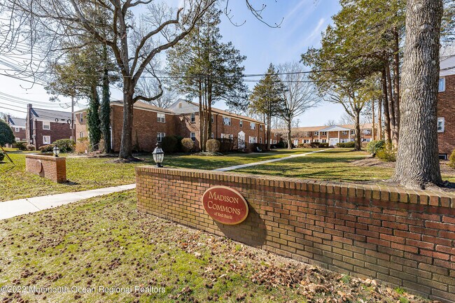 Building Photo - 142 South St