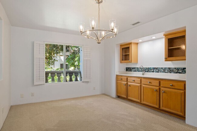 Building Photo - Extremely Rare Opportunity – 2 Bed / 2.5 Bath Luxury Condo at El Escorial Villas at East Beach