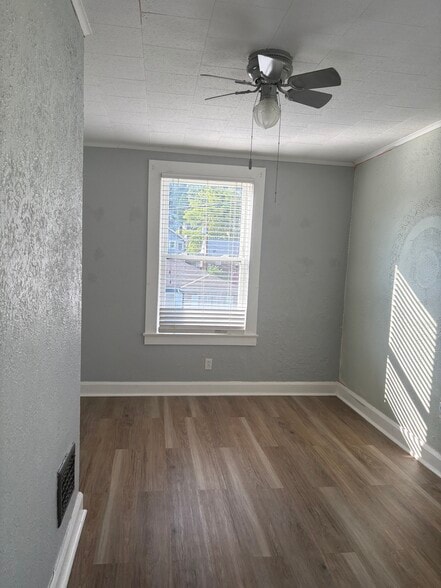 Building Photo - 151 Elm St