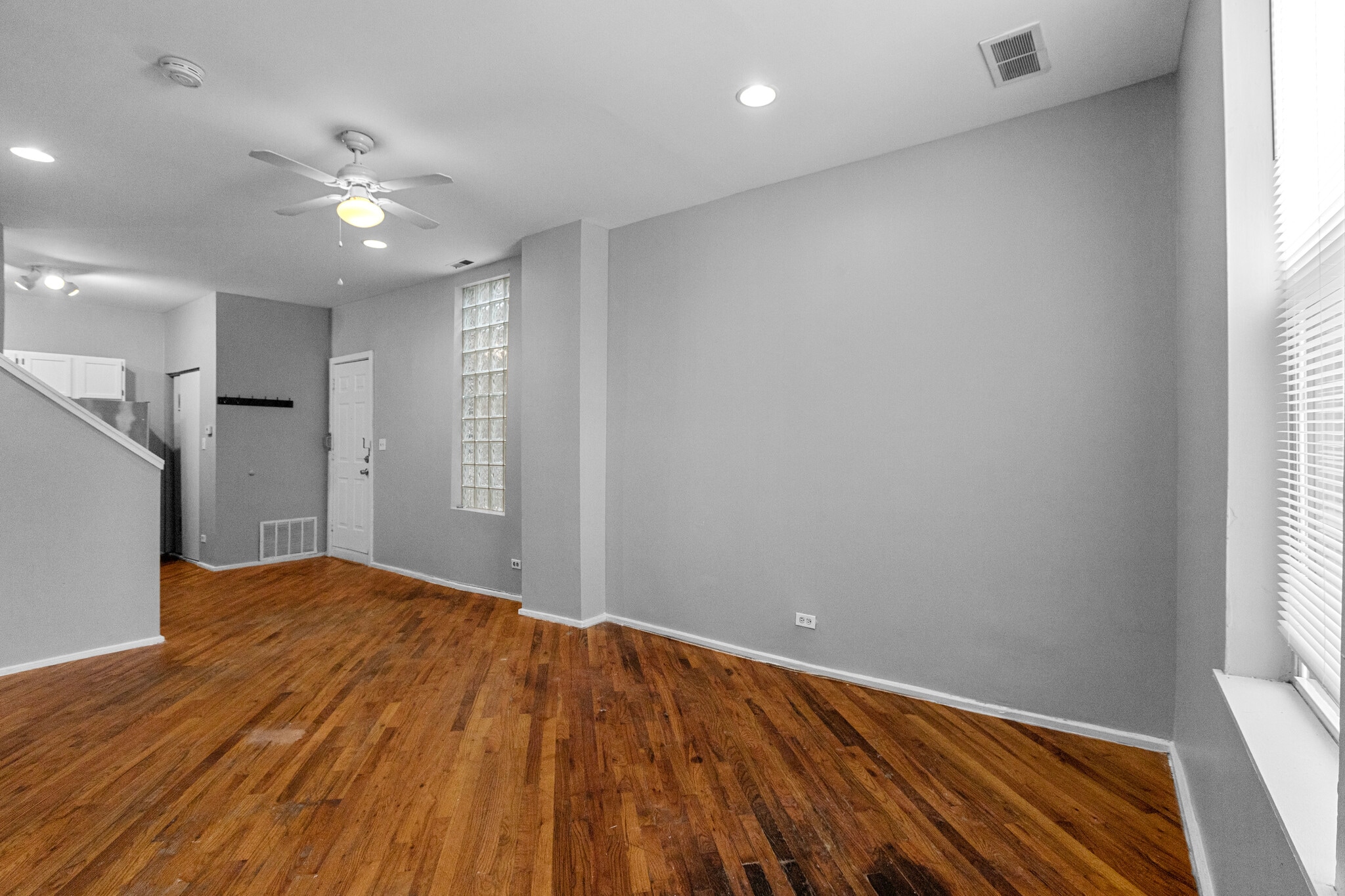 Building Photo - 2315 W McLean Ave