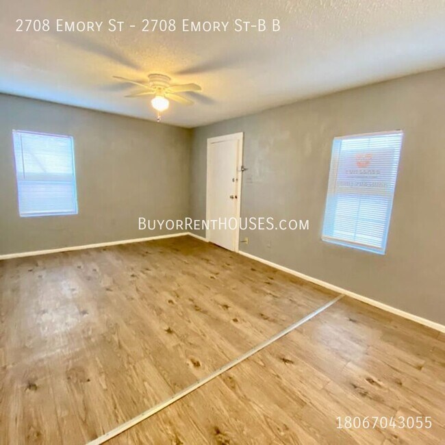 Building Photo - 2708 Emory St