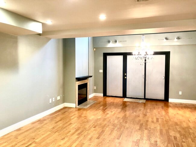 Building Photo - 44 Regent St