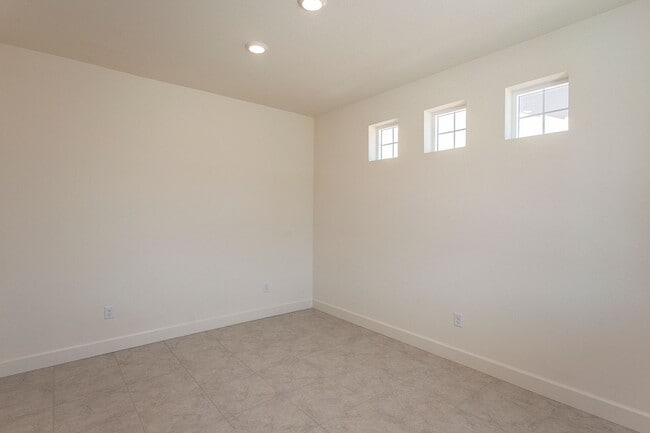 Building Photo - 1260 Grey Owl Dr.