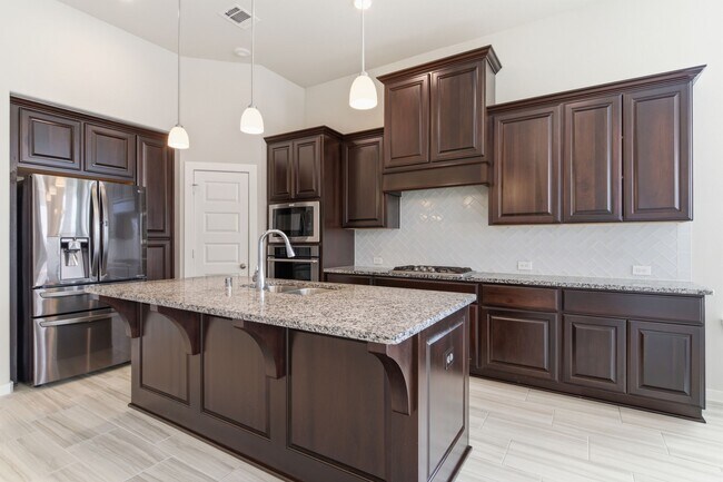 Building Photo - 22515 Bassett Hollow Ln