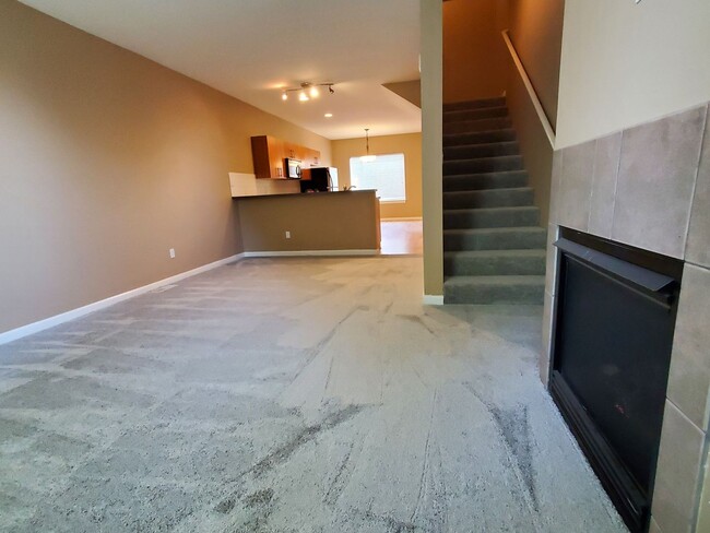 Building Photo - Double Master Suite Townhouse in Beaverton