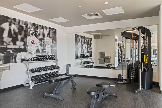 Building Photo - 501 N Perth St