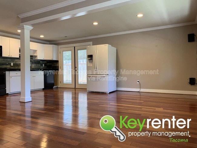 Building Photo - 1355 E 44th St