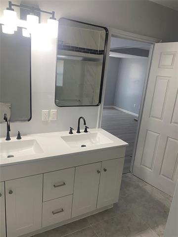 Building Photo - 1206 Red Bud St