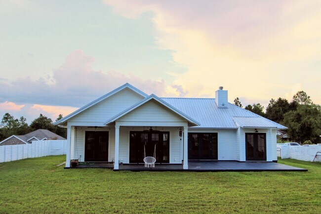 Building Photo - 3116 Pinot Way