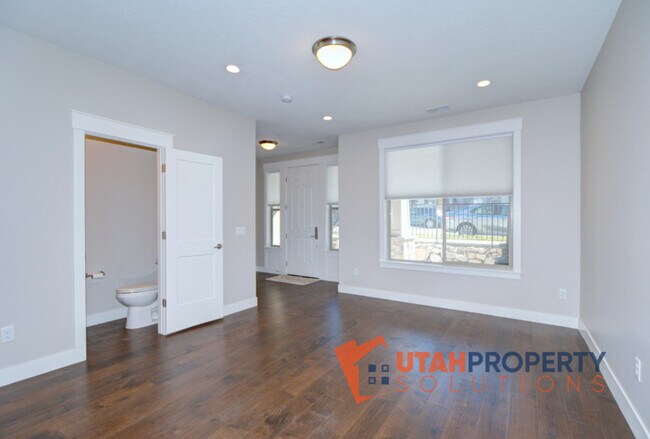 Building Photo - 10464 S Beetdigger Blvd