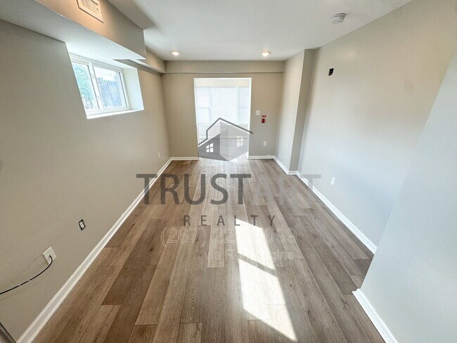 Building Photo - 5448 Springfield Ave