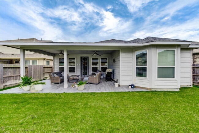 Building Photo - 9210 Lair Cove Dr