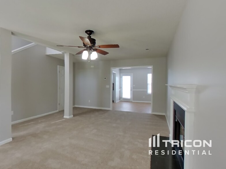 Building Photo - 7925 Donet Terrace Dr