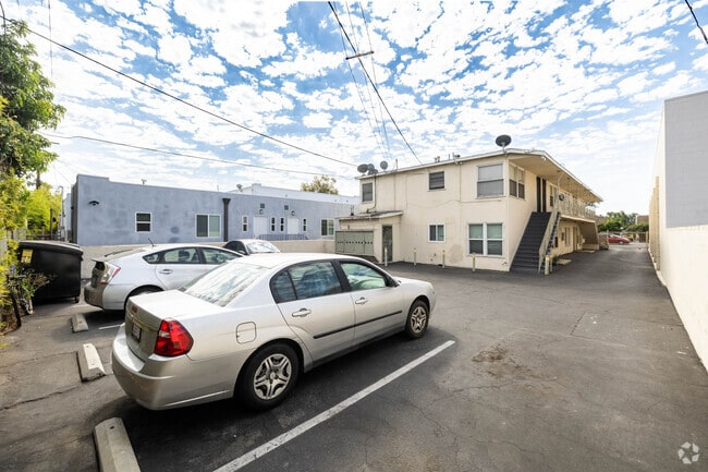 Parking - 2041 W Martin Luther King Jr. Blvd