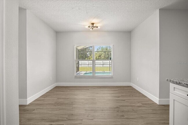 Building Photo - 724 Tahiti Dr