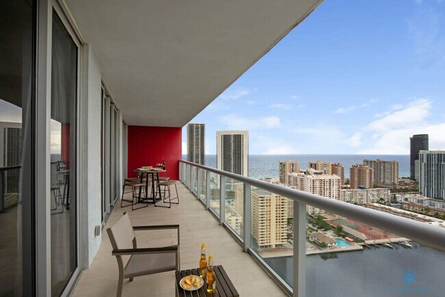 Building Photo - 2600 E Hallandale Beach Blvd