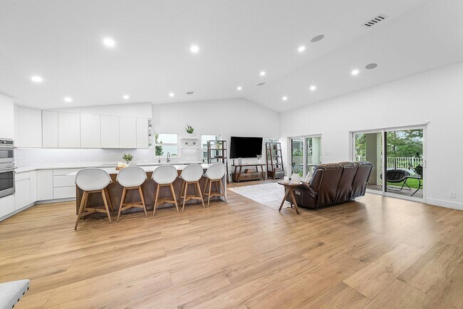 Building Photo - 2721 Neaton Ct