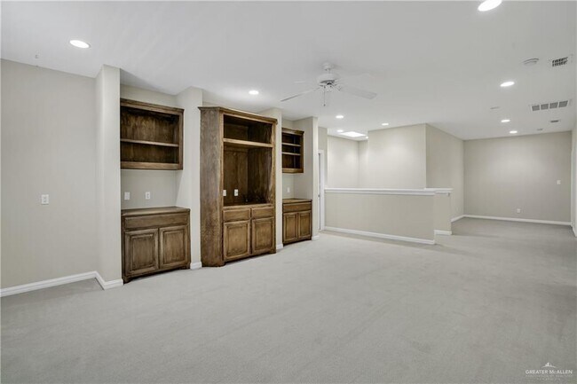 Building Photo - 21 Bales Rd