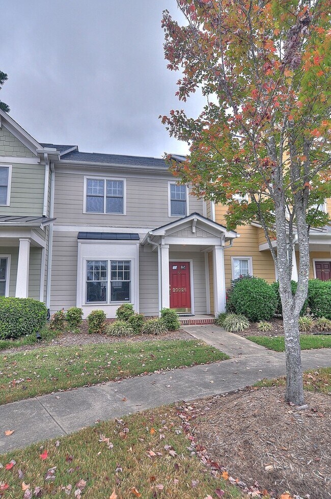 Building Photo - Light, Bright Governor's Village Townhome