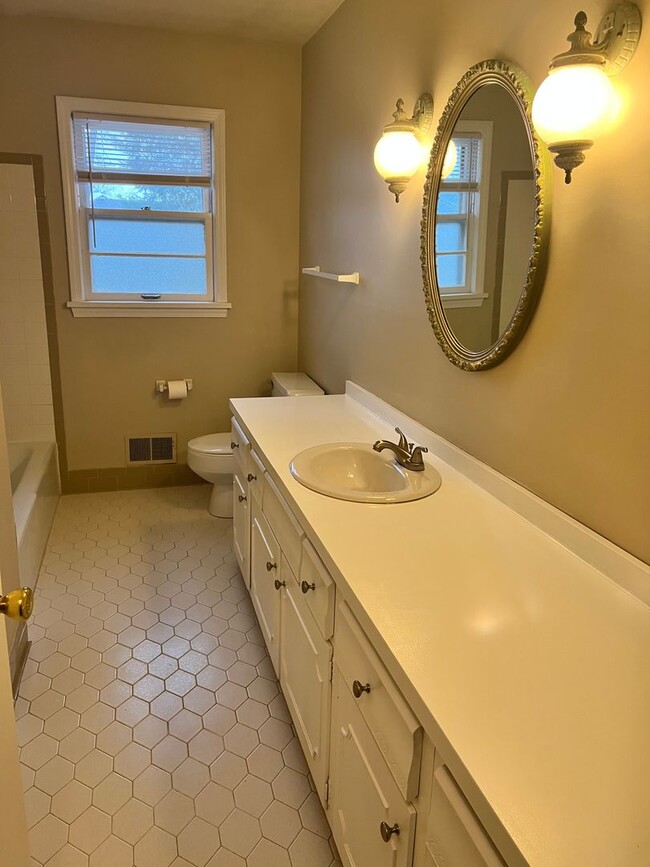 Building Photo - 5508 Fruitwood Dr