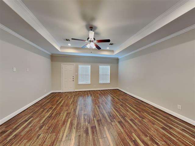 Building Photo - 1002 Woodcrest Dr