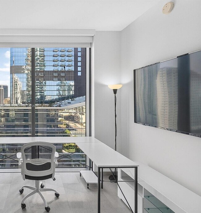 Building Photo - 68 SE 6th St