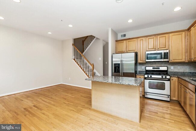Building Photo - 49 Inkberry Cir