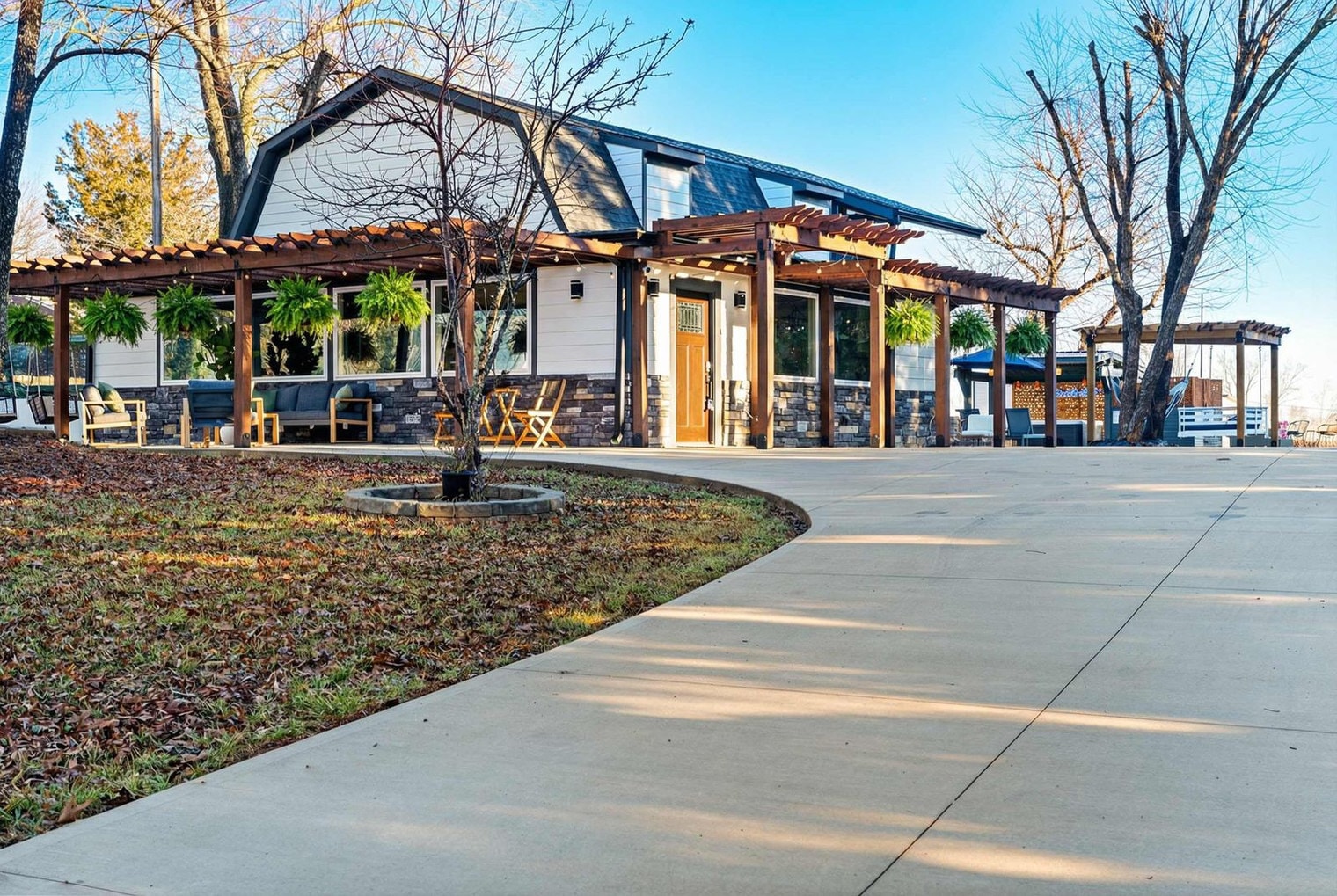 Building Photo - 10 Penny Ave