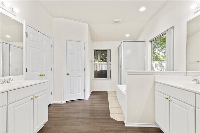 Building Photo - 617 Cenizo Path